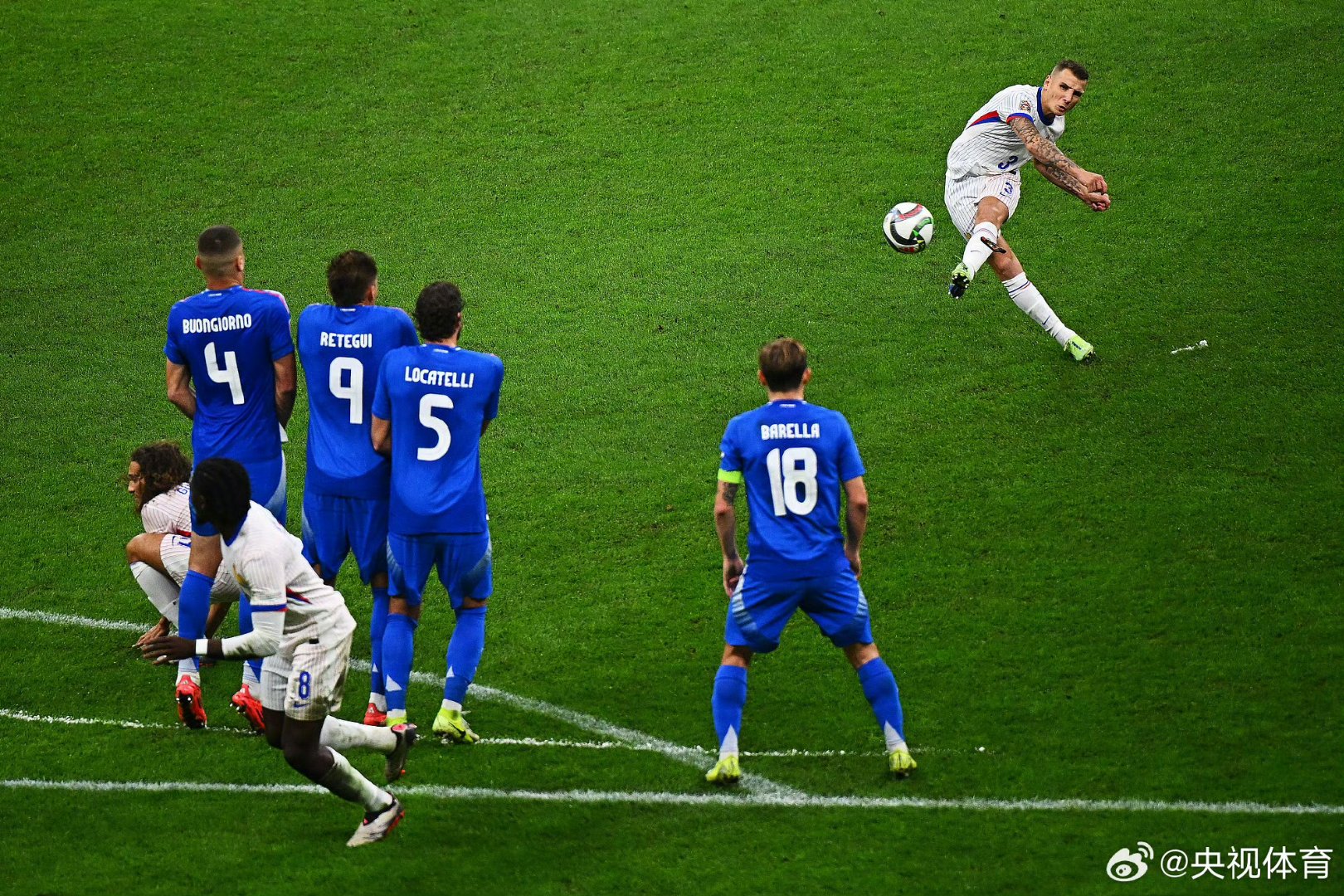 里昂发布备战花絮，国际比赛日外线爆发，欧联任务艰巨，细节决定成败(里昂队转会新闻)-体育社区